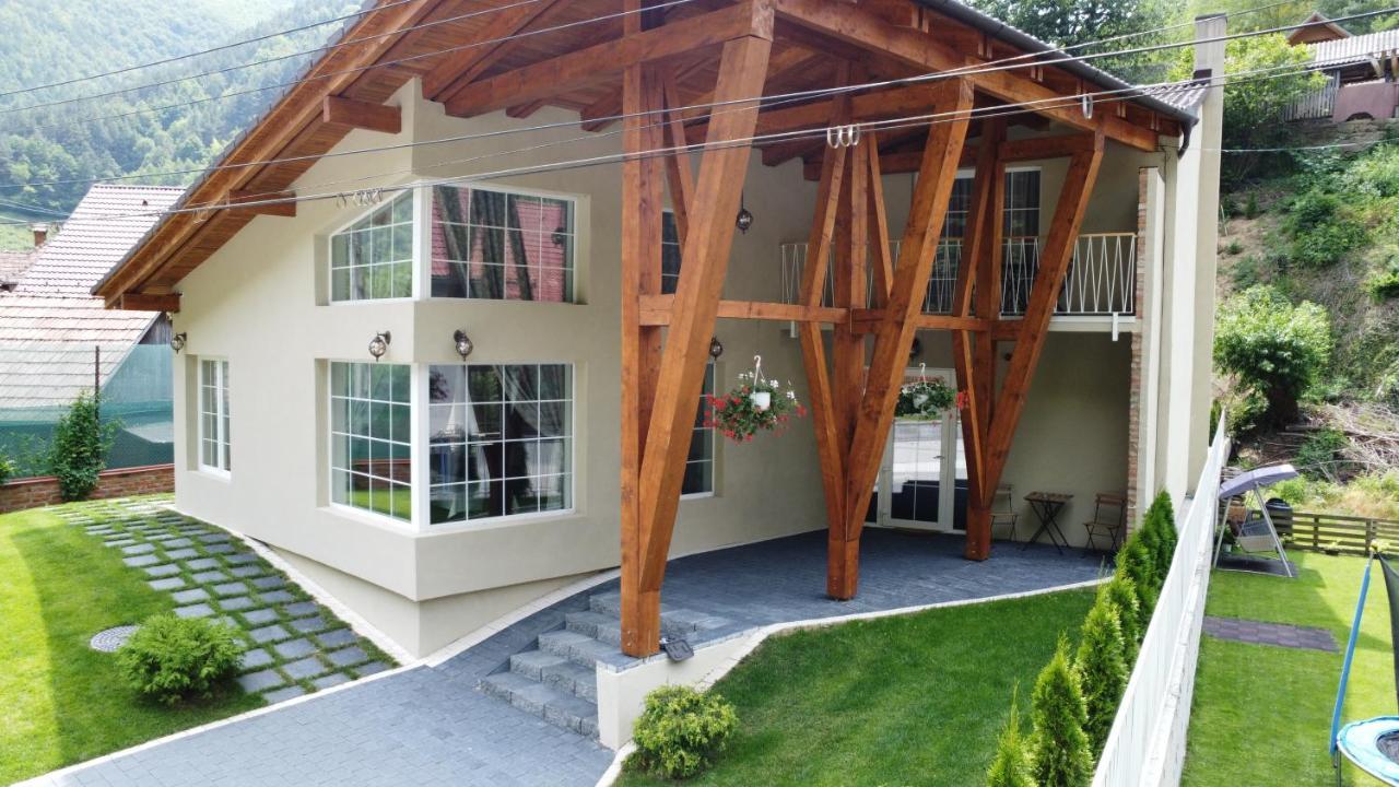Pensiunea Şugag Exterior foto